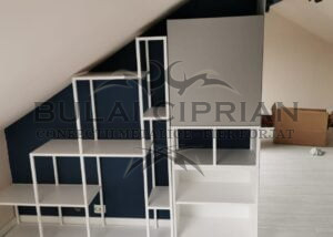 Mobilier metalic sub scara